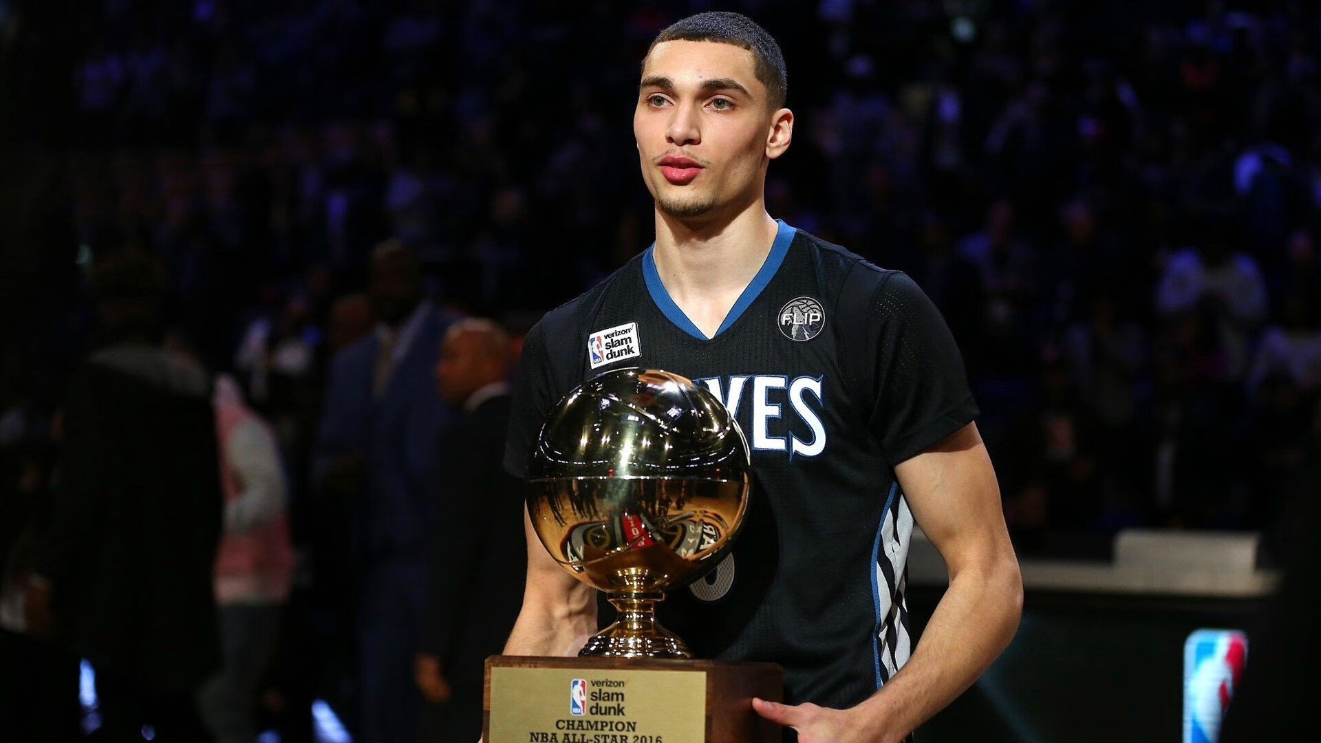 开云app下载-Karsa回归赛场亮剑首胜，电竞伍佰引爆山城掘金主场，电竞伍佰Karsa回归首胜引爆山城，掘金主场高奏凯歌